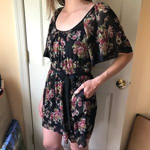 Flouncy floral & lace dress